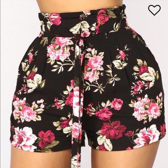 Floral tie waist shorts size small - Picture 2 of 5